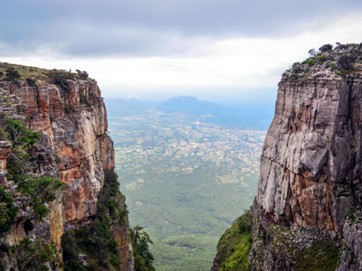 Lubango plateau and mountain pass